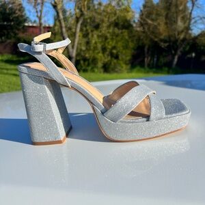 Jewel Badgley Mischka Pale Silver Glitter Platform Sandals without original box